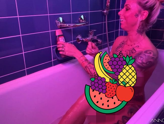 Feuchte fo**e, feuchte ti*ten ... geil in der Wanne gew*xxt!